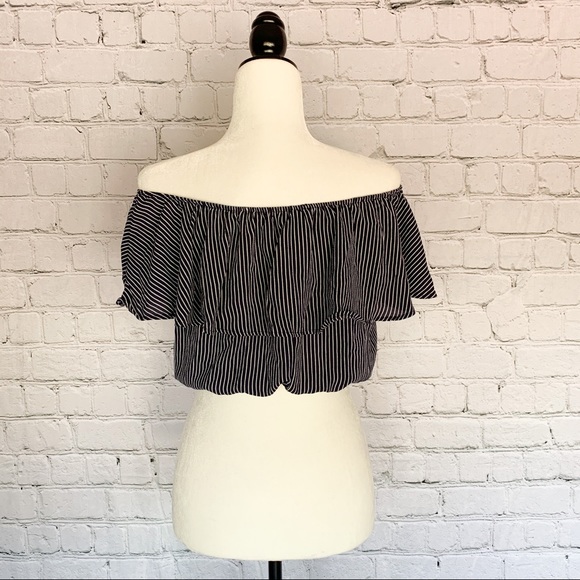 Bundle 2/$10 Nautical Ruffle Crop Top - Picture 3 of 4